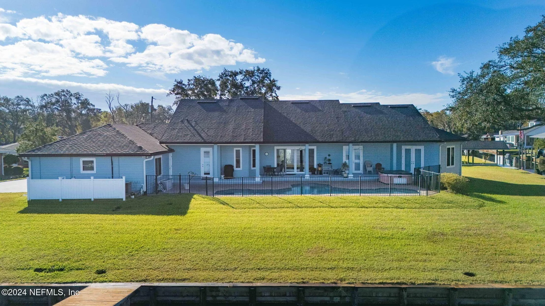 Photo of 487 CREIGHTON Road