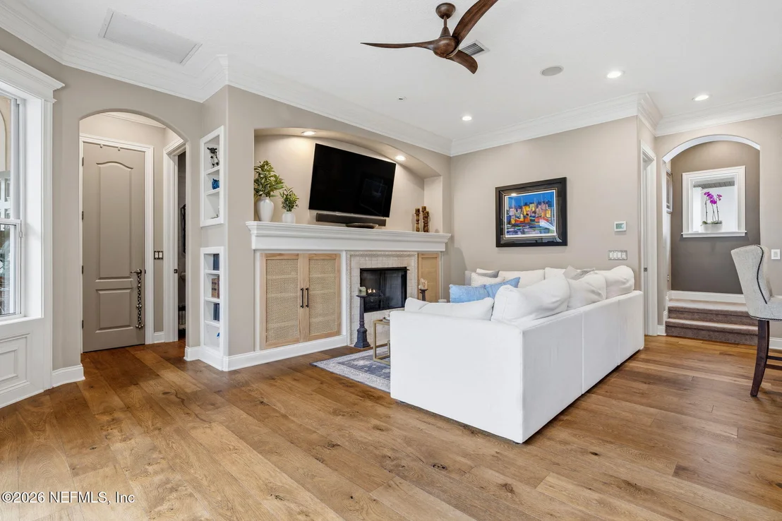 Photo of 105 LAUREL Way