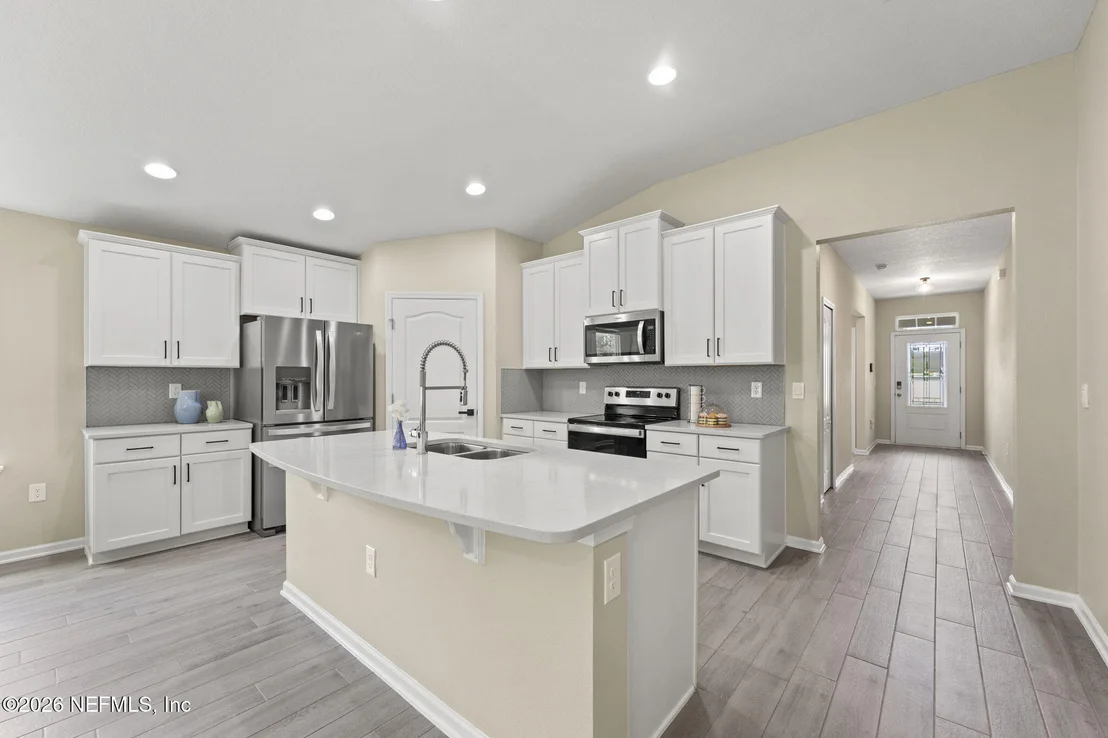 Photo of 70550 WINDING RIVER Drive