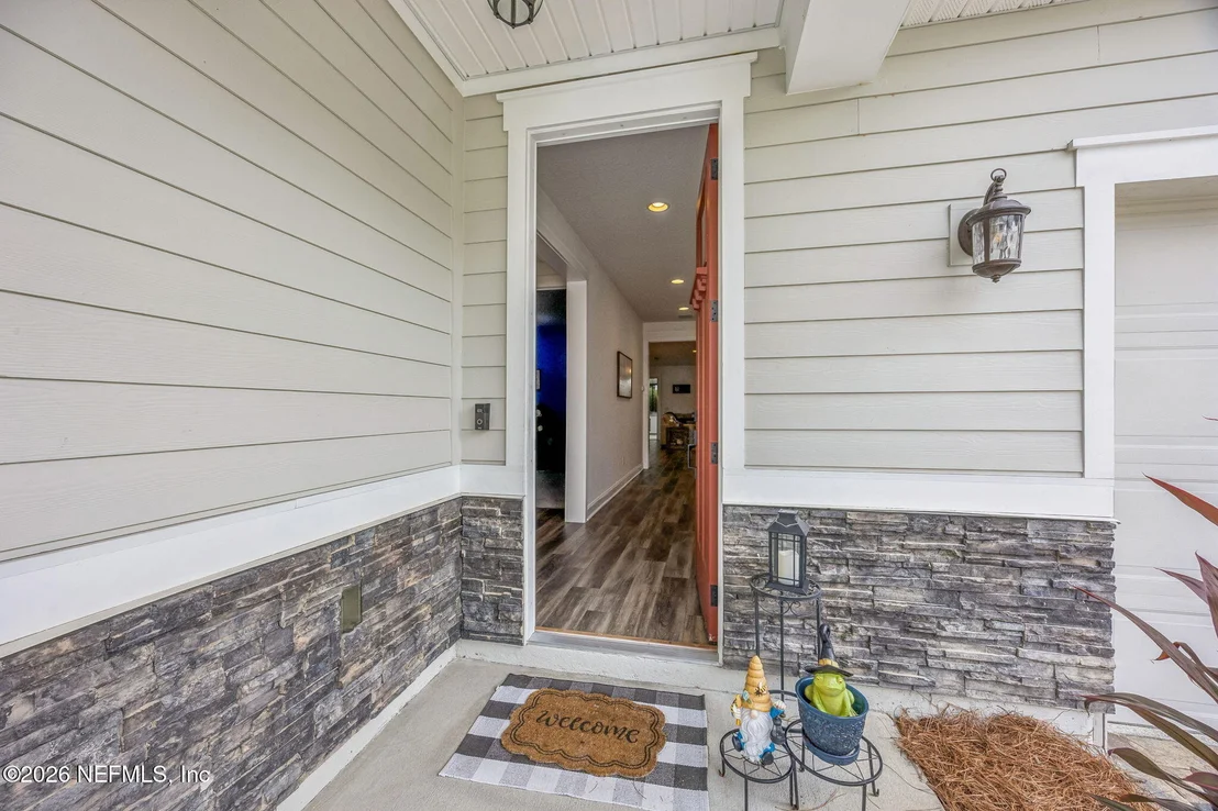Photo of 141 LINSBURY Court