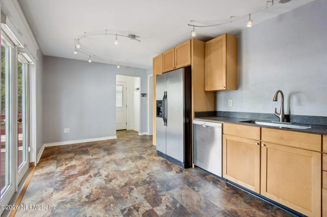 Photo of 4649 CAMBRIDGE Road