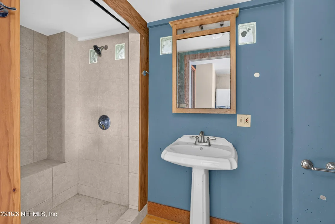 Photo of 7905 COLEE COVE Road