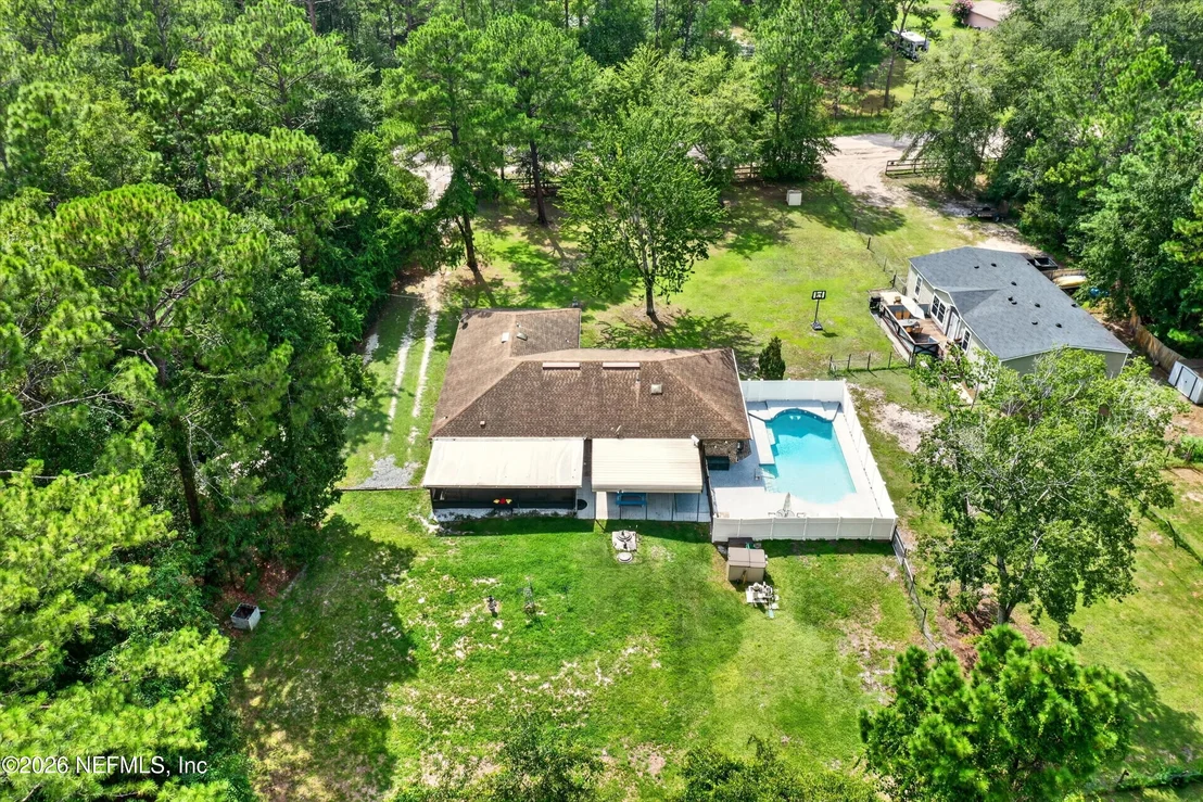 Photo of 2435 RANGE LINE Road
