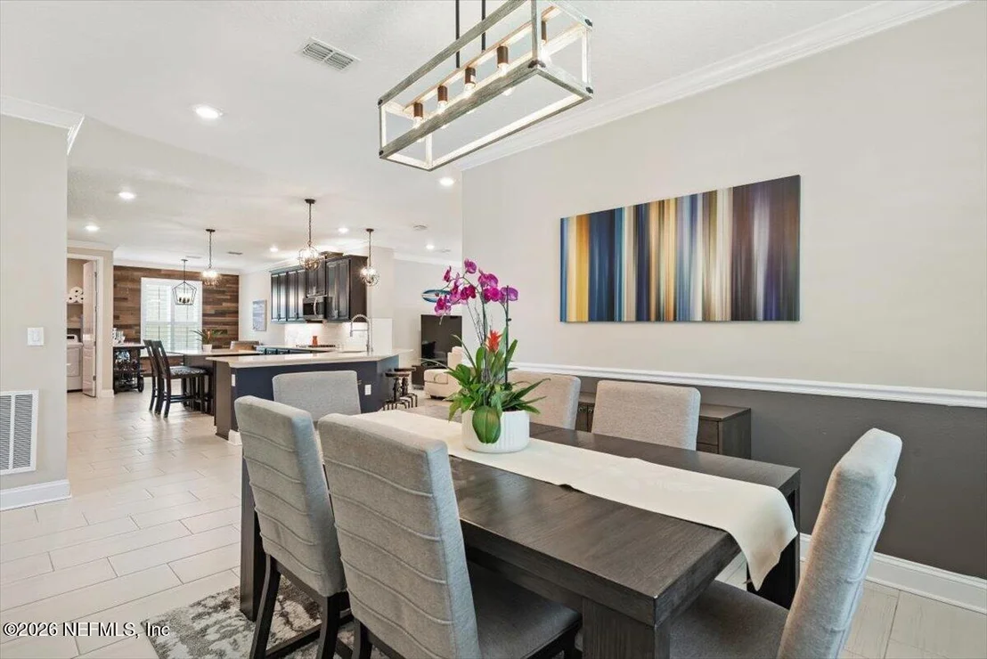 Photo of 472 GLORIETA Drive