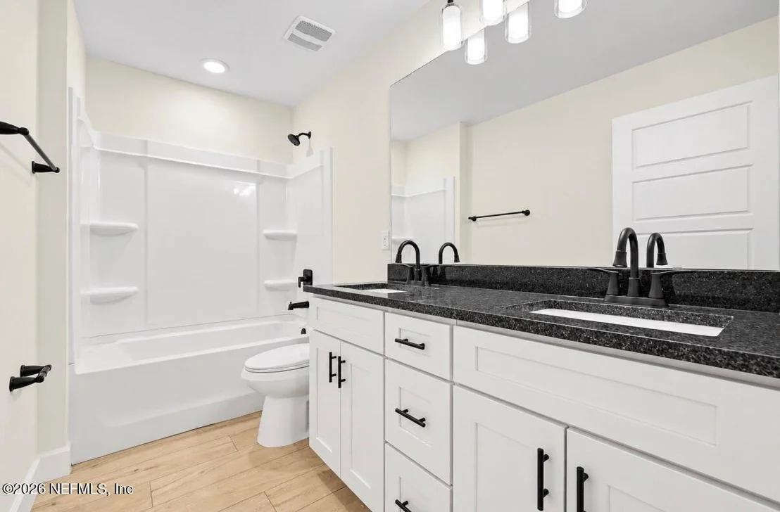 Photo of 1205 SAINT CLAIR Street