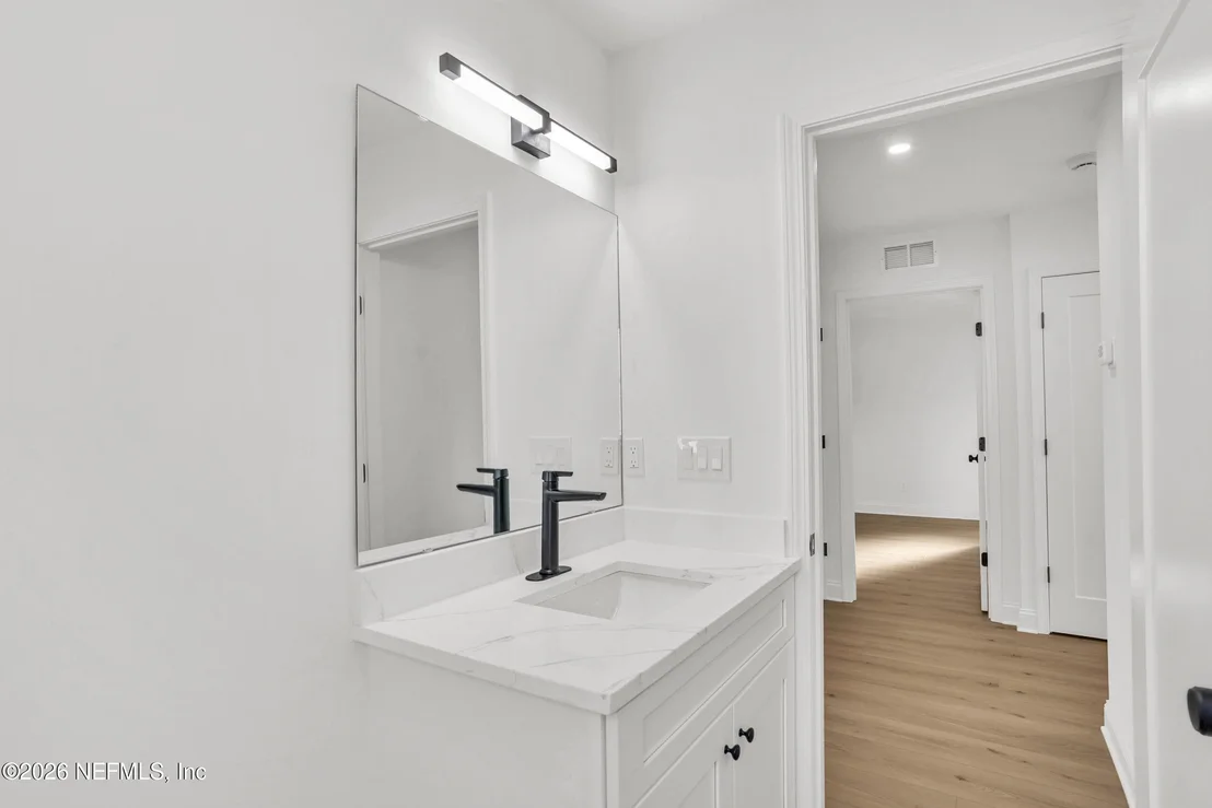 Photo of 236 JACKSON Boulevard