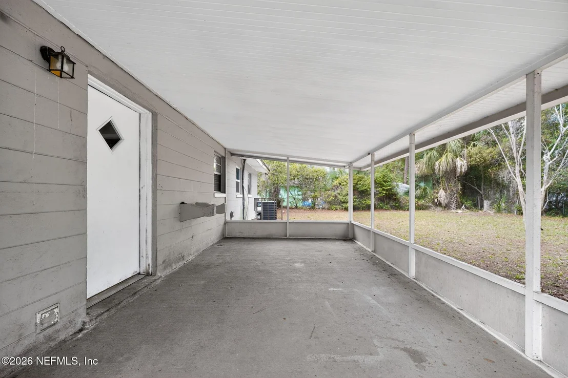 Photo of 8609 OAK LEAF Road