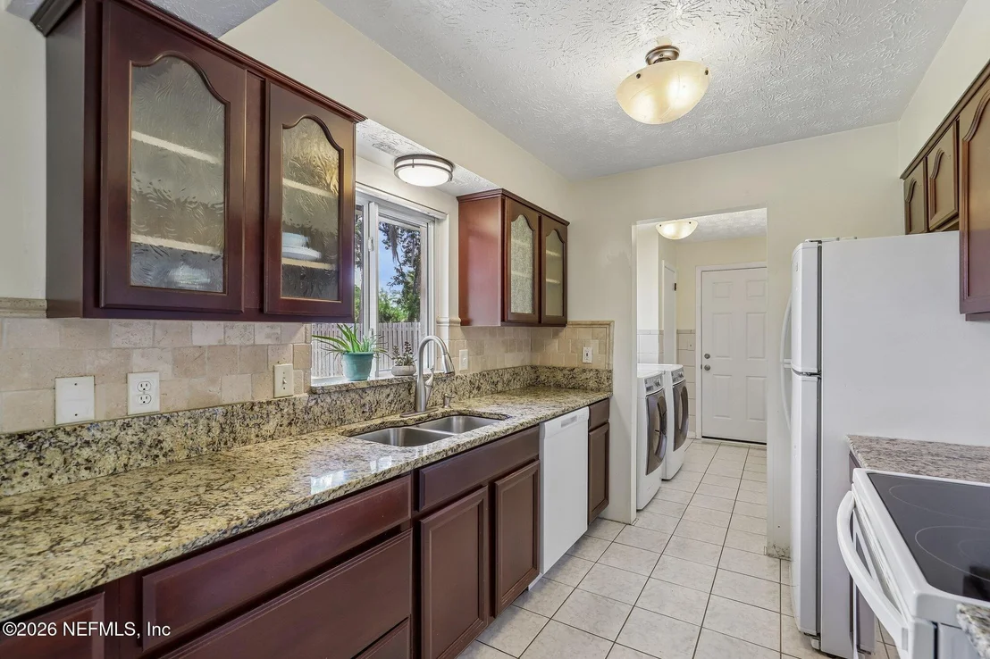 Photo of 1740 POPLAR Drive