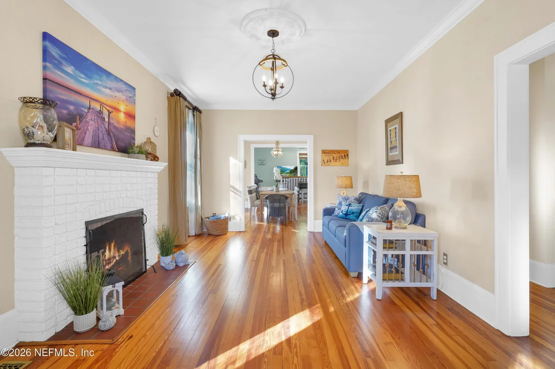Photo of 28 E PARK Avenue