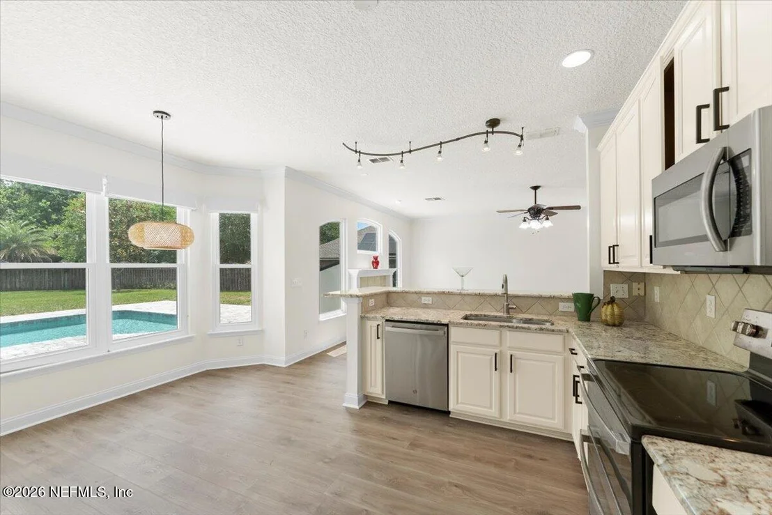 Photo of 1213 RIBBON Road