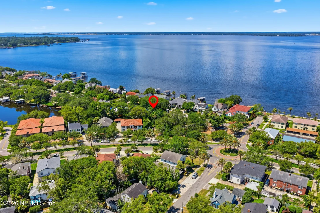 Photo of 1841 RIVER Road
