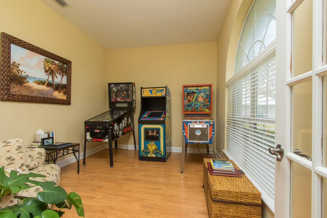 Photo of 176 FONSECA Drive
