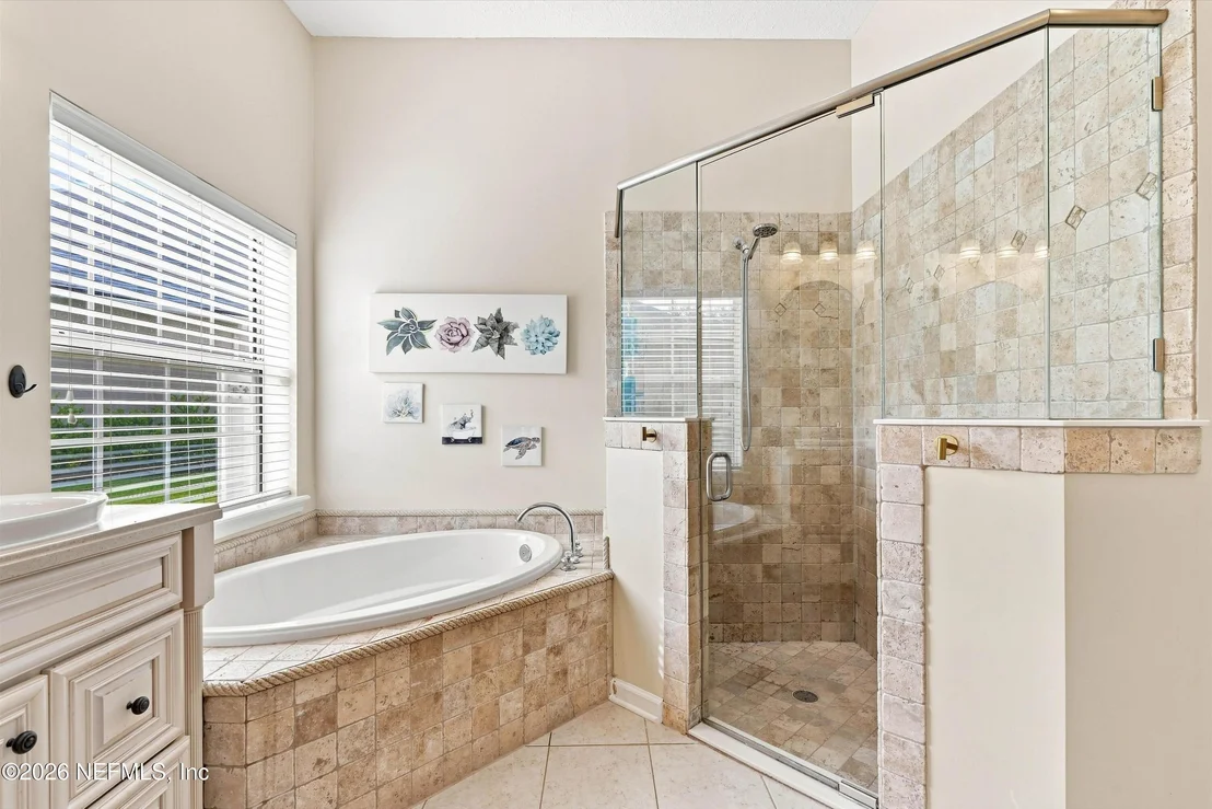 Photo of 570 SADDLESTONE Drive