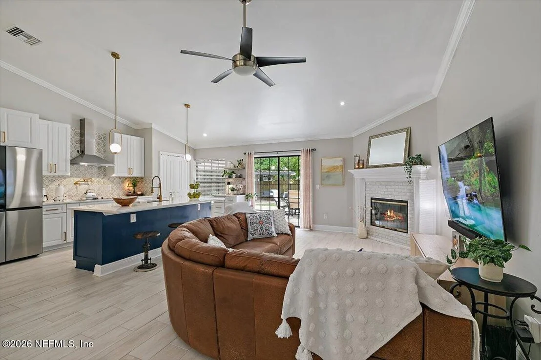 Photo of 4345 APPLE TREE Place
