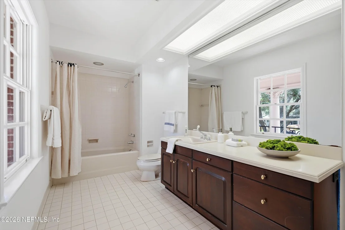 Photo of 959 MAPLE Lane