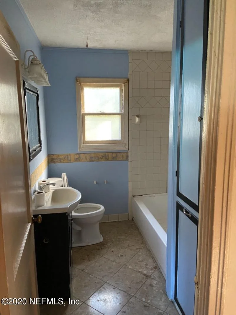 Photo of 1715 HILLTOP Boulevard