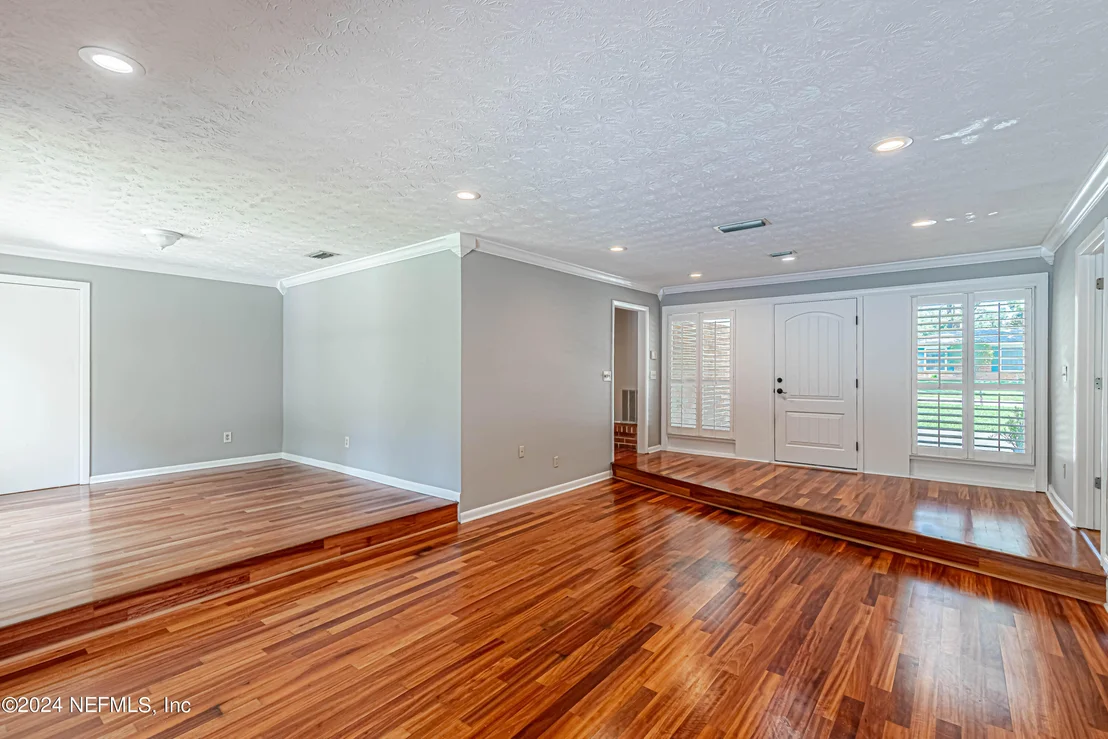 Photo of 2901 PACES FERRY Road S