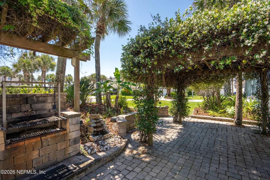 Photo of 265 KINGSTON Drive