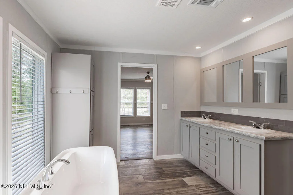 Photo of 230 REDEYE Road