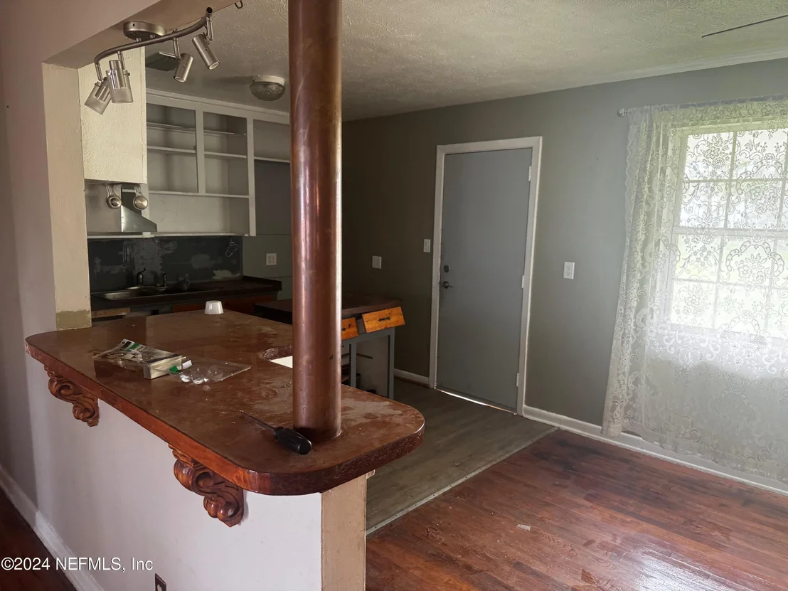 Photo of 5518 COMMONWEALTH Avenue