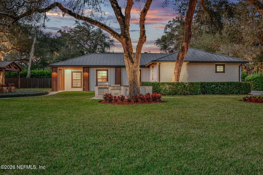 Photo of 532 MOONSHINE Drive