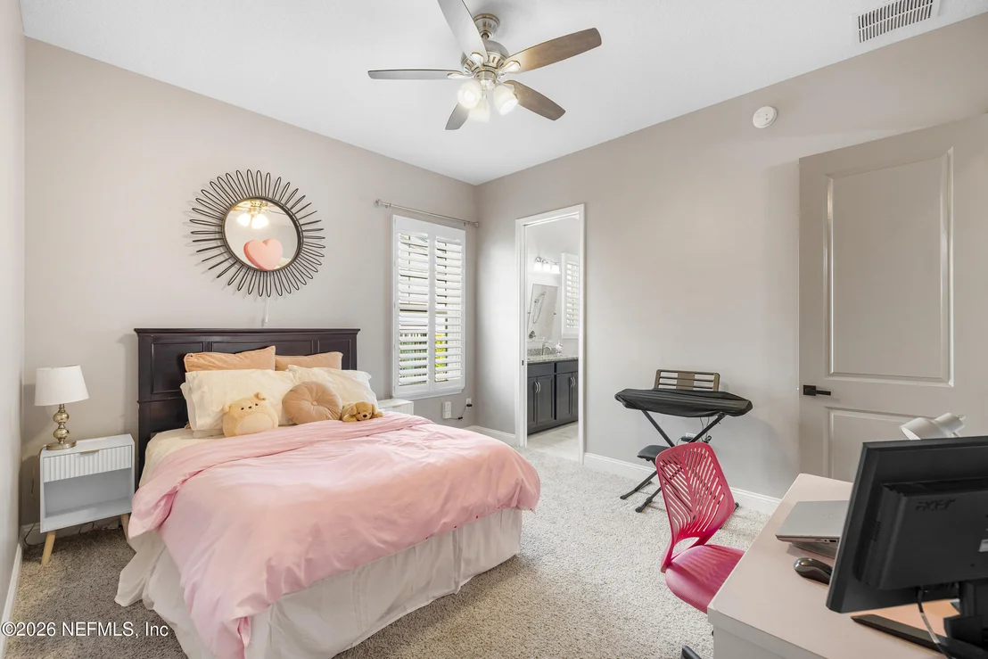 Photo of 447 GLENNEYRE Circle