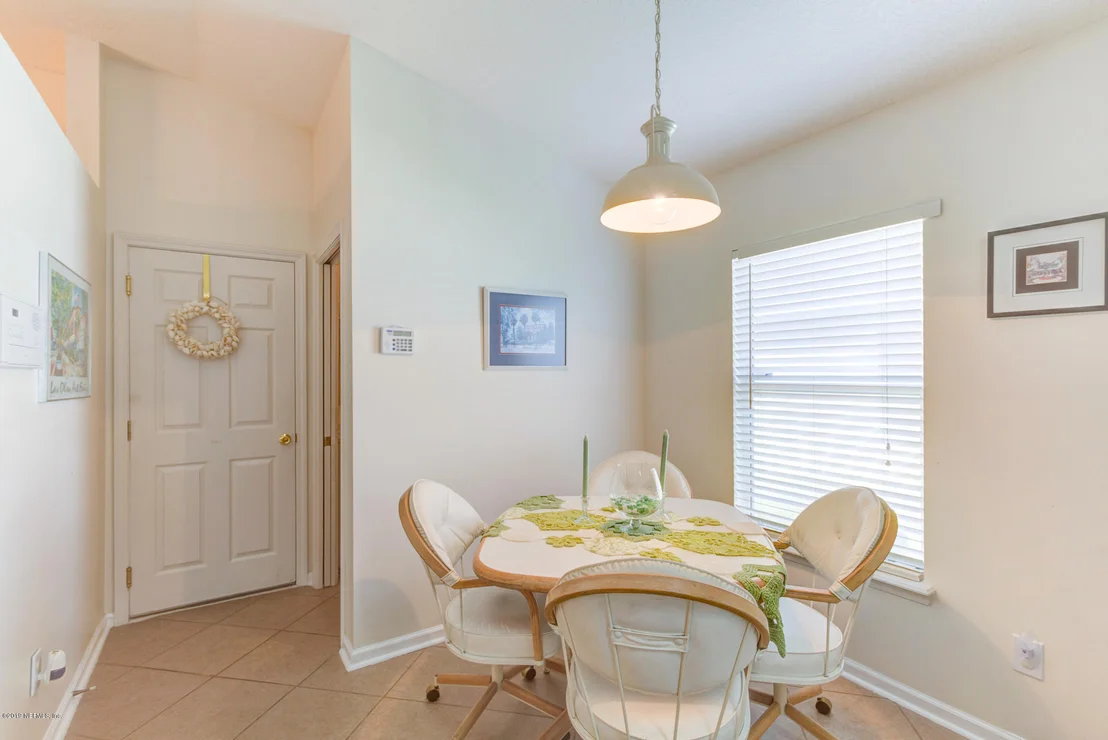Photo of 924 N LILAC Loop