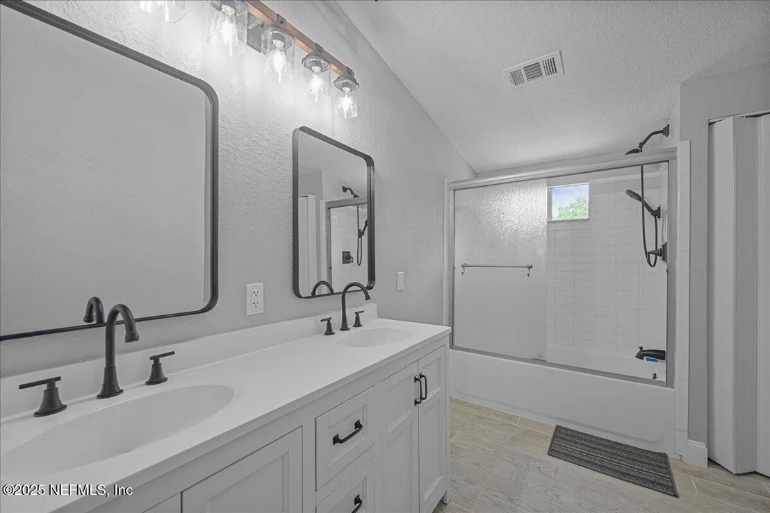 Photo of 146 CROSBY Road