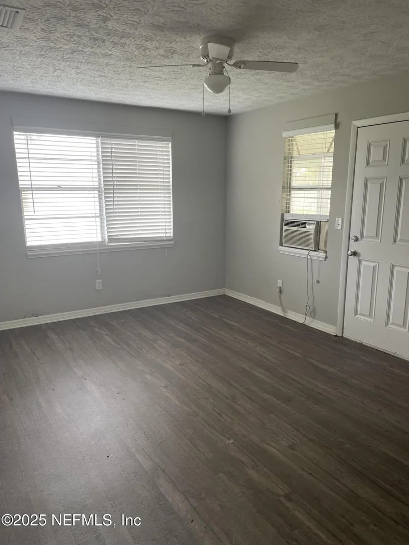 Photo of 130 GASSETT Road