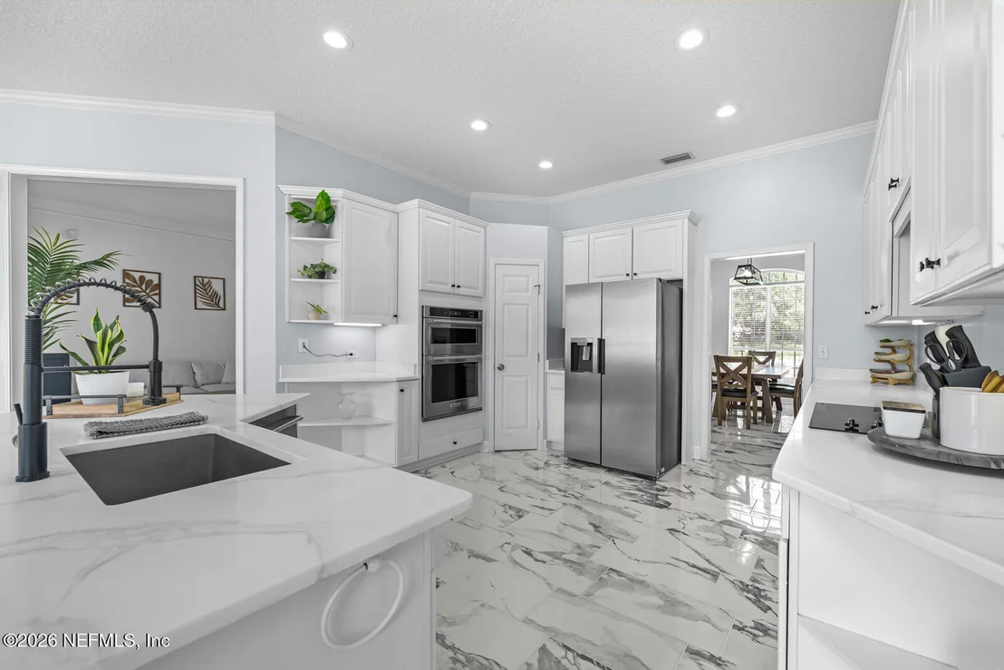 Photo of 12548 HIGHVIEW Drive