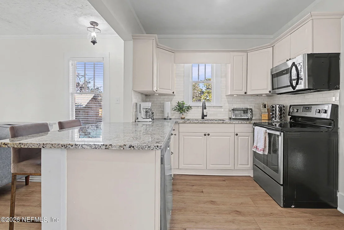 Photo of 16 MYRTLE Avenue