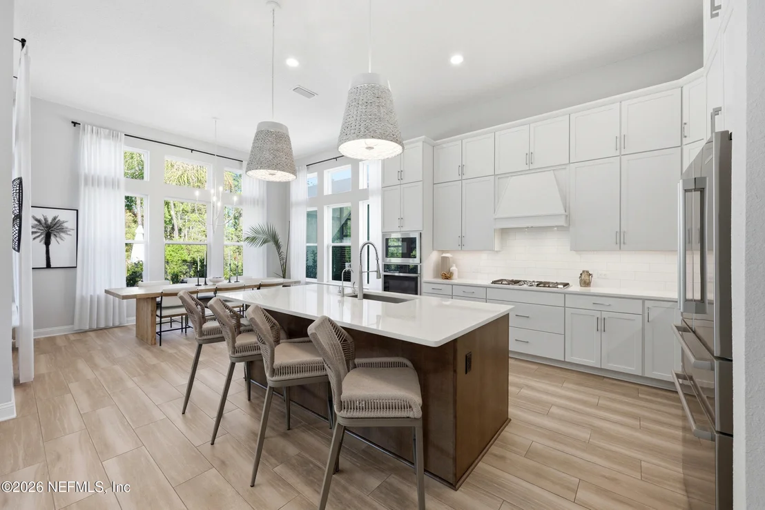 Photo of 351 PALM CREST Drive
