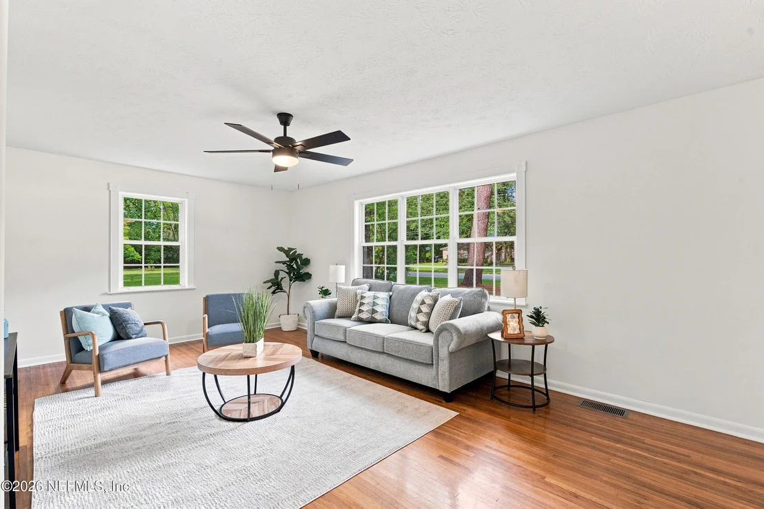Photo of 116 SUZANNE Avenue