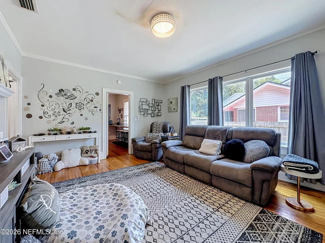 Photo of 7022 ALPINE Street
