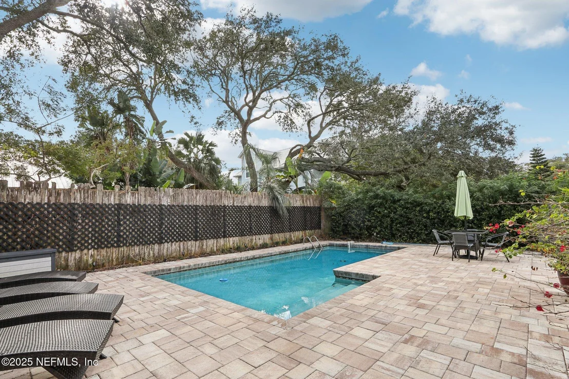 Photo of 409 SEVENTEENTH Street