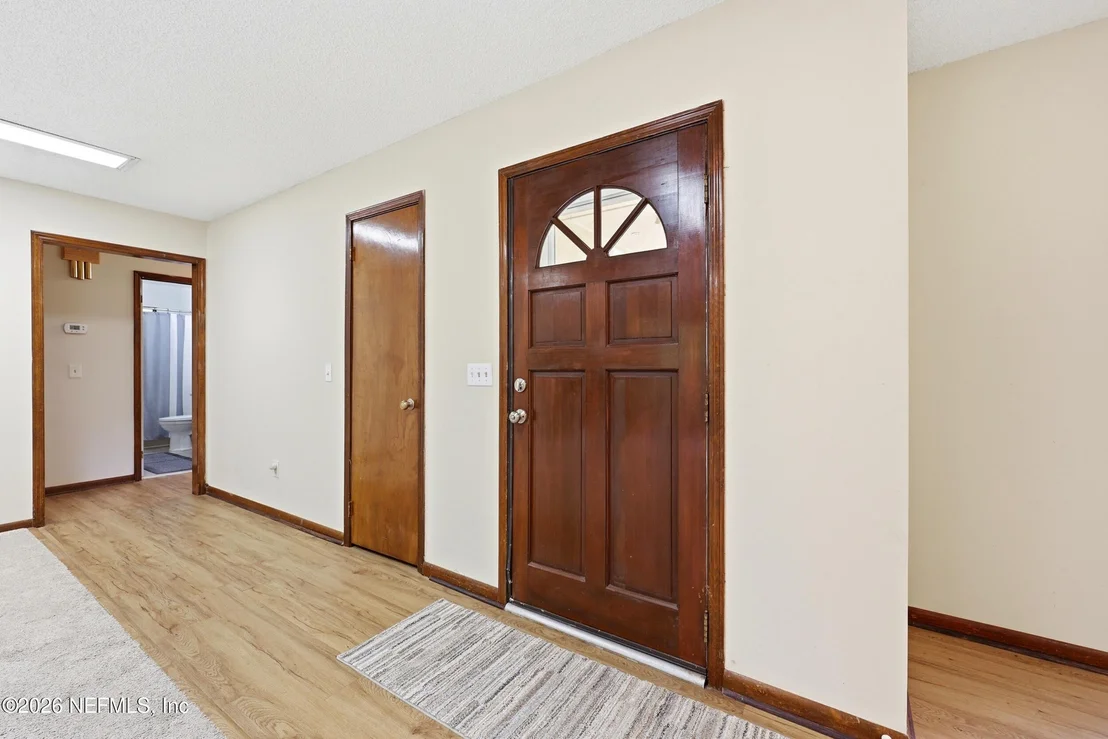 Photo of 1733 HEREFORD Road