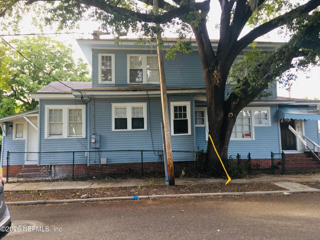 Photo of 2036 MONCRIEF Road