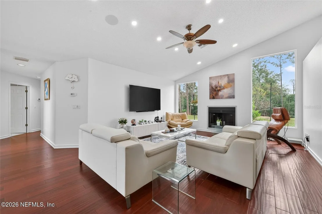 Photo of 114 SHADOW CREEK Way