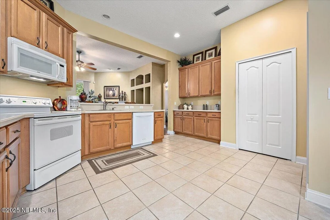 Photo of 1484 BARRINGTON Circle