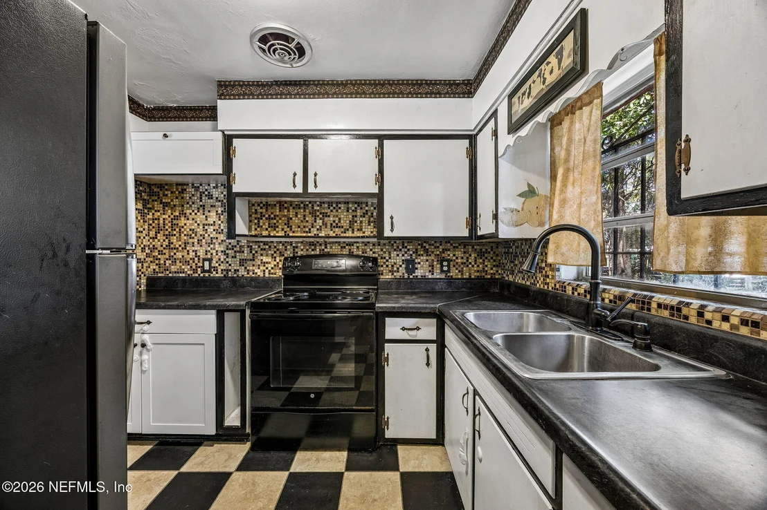 Photo of 5511 BURDETTE Road