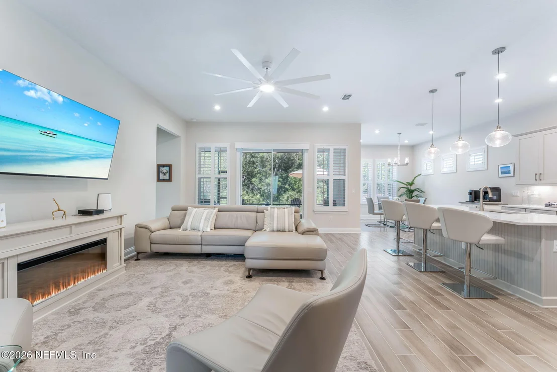 Photo of 295 PALOMAR Drive