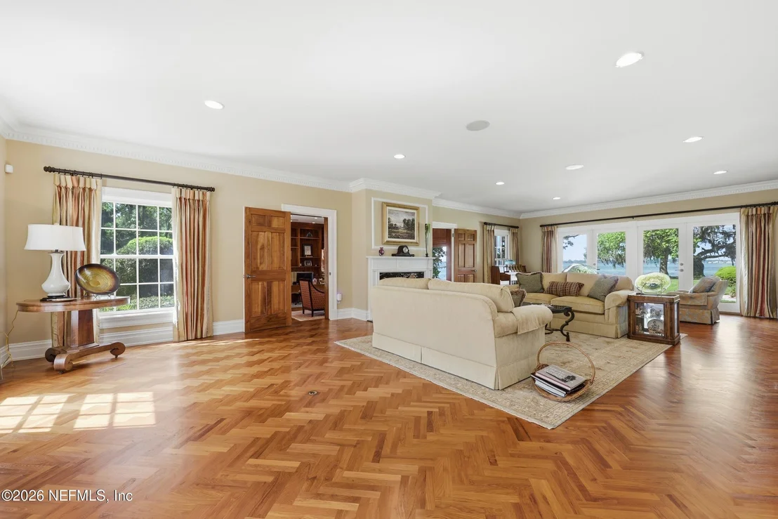 Photo of 13200 MANDARIN Road