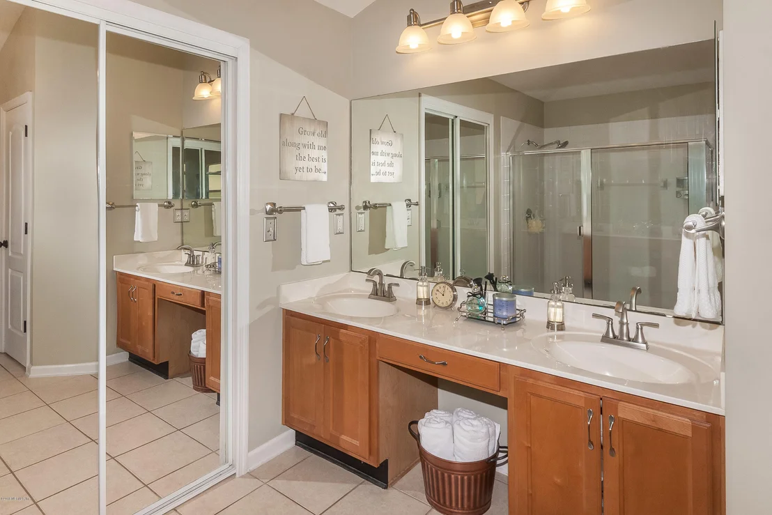 Photo of 1546 BAY HARBOR Drive