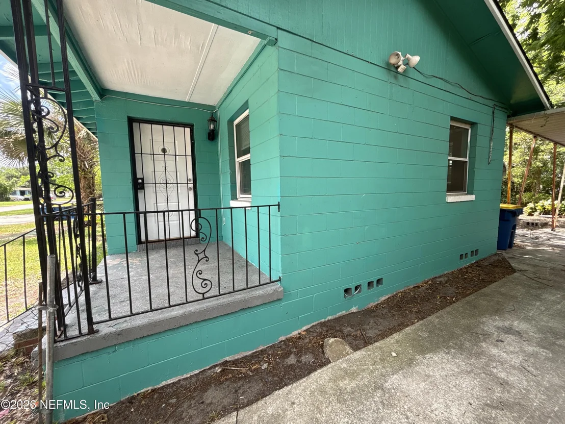 Photo of 5628 BELAFONTE Drive