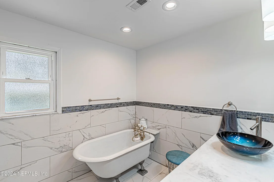 Photo of 2901 PACES FERRY Road S
