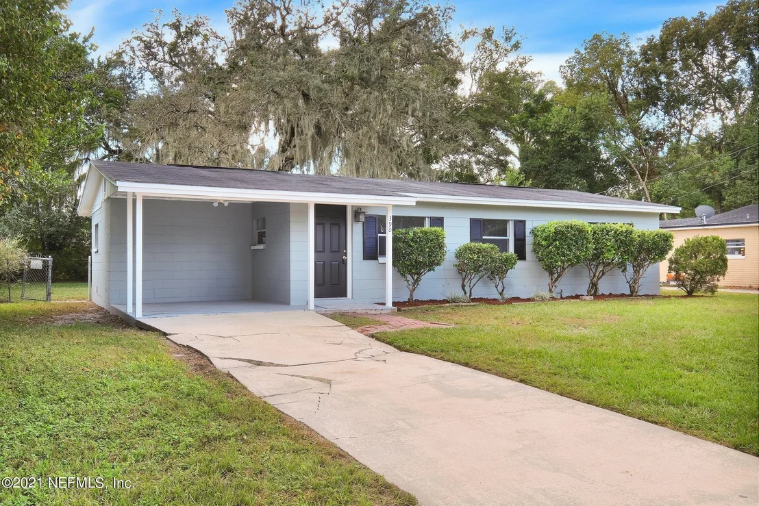 Photo of 390 WOODSIDE Drive
