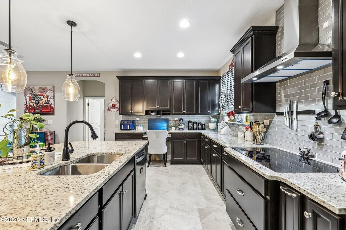 Photo of 910 LAUREL VALLEY Drive