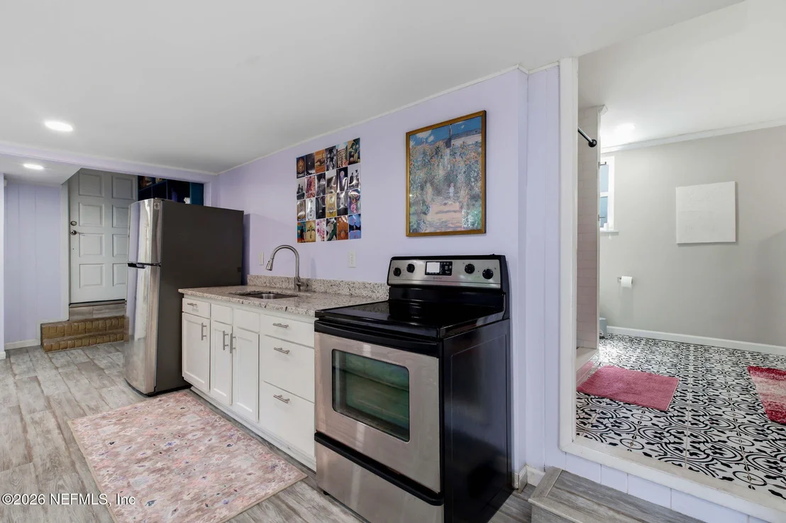 Photo of 1532 CHARON Road