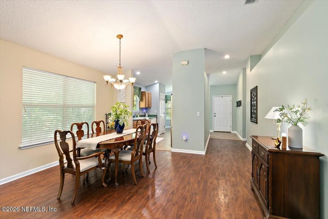 Photo of 952 BUTTERCUP Drive