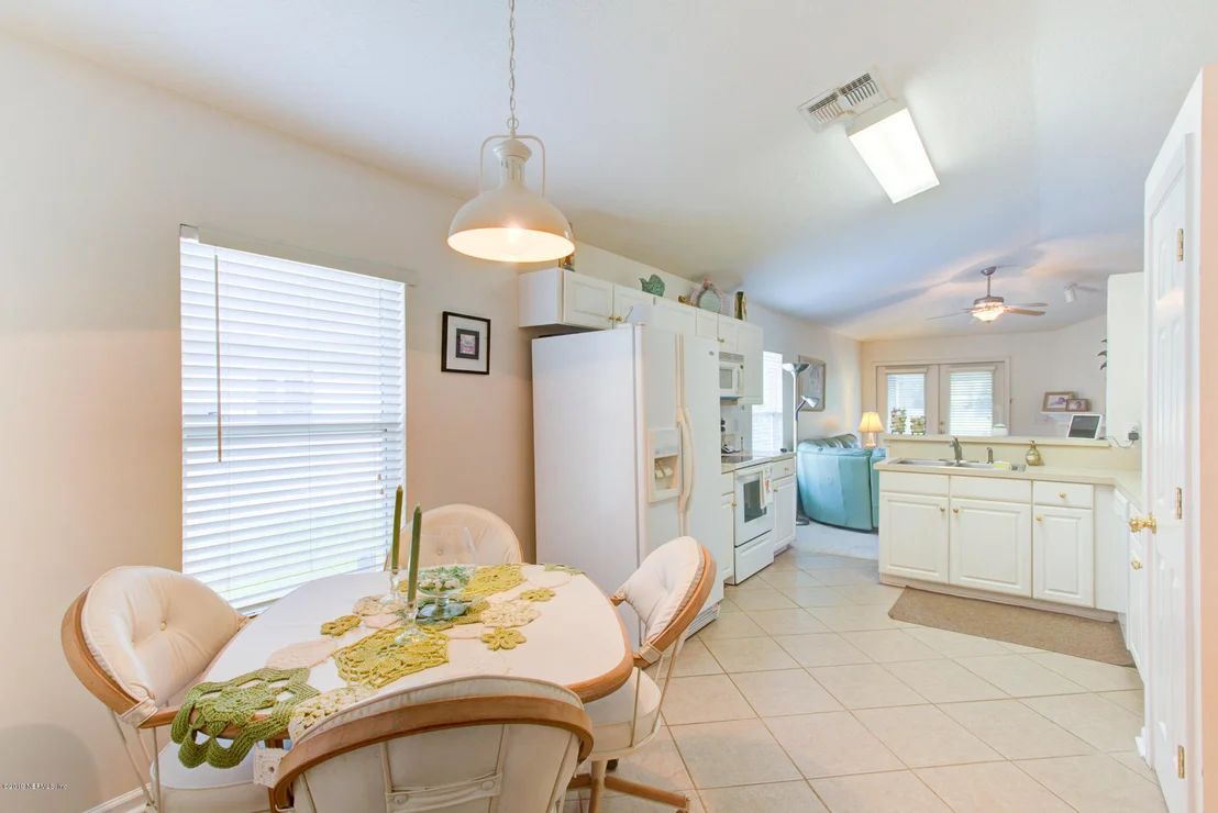 Photo of 924 N LILAC Loop
